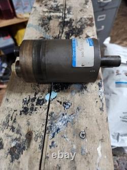 Char-Lynn Eaton Hydraulic Motor Rear Ports 1280012-001 J-SERIES