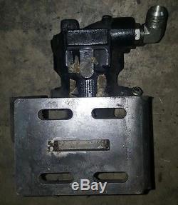 EATON PISTON PUMP 74318-LAC + Bracket and Pulley