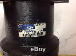 Eaton Char-Lynn 103-1026-010 Hydraulic Motor 1 Shaft, 1/2 NPT Ports. NEW NO BOX