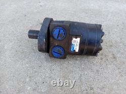 Eaton Char-lynn 158-3984-001 Hydraulic Drive Motor Nos Splined shaft Danfoss