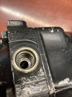 Eaton Fixed Piston Hydraulic Motor 74118-DBZ-01 Harvesters Sprayers Log Skidders