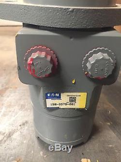 NEW Char Lynn Eaton Hydraulic Motor -158-3579-001 Package comes with TWO